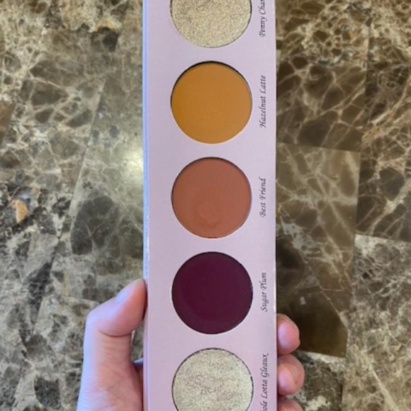 Klarity Cosmetics Mauve Eyeshadow Palette - Picture 3 of 5